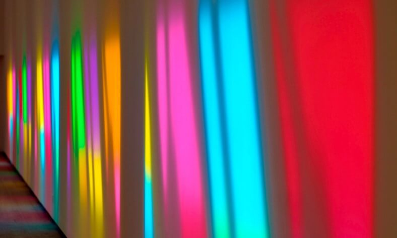 cortina colorida de  Daniel Buren