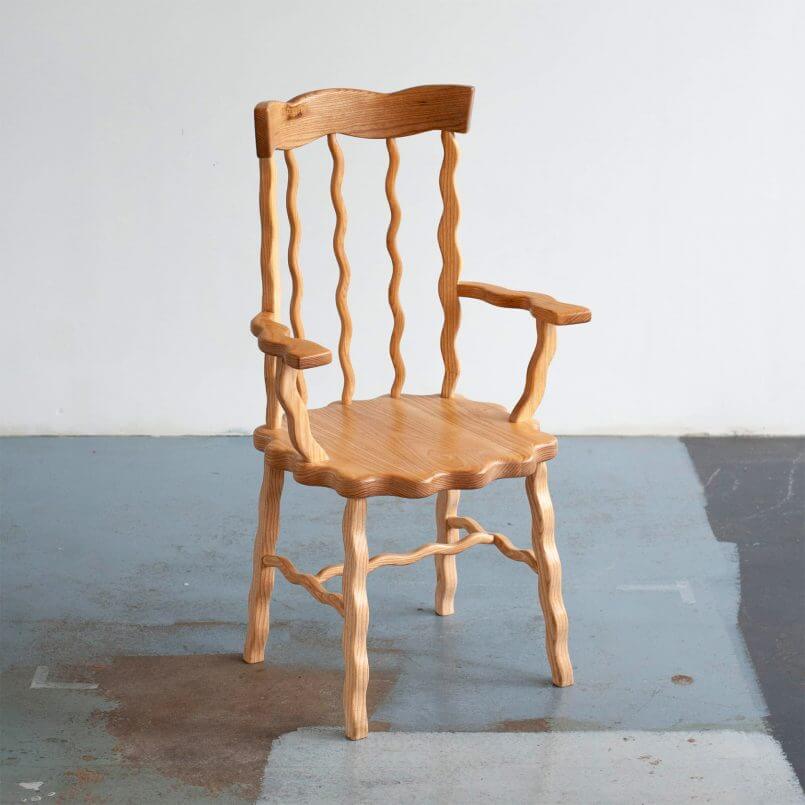 estilo contemporâneo por Design de Cadeiras Squiggly, que nos faz admirar e não parar de olhar para essas cadeiras peculiares, squiggly, produzidas e feito à mão, pelo casal Grant Wilkinson e Teresa Rivera.