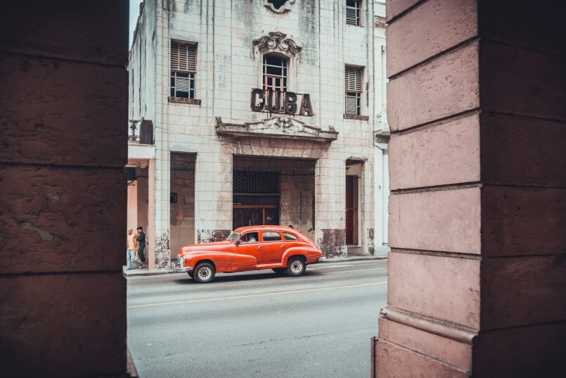 carrão vermelho de Cuba por Stijn Hoekstra