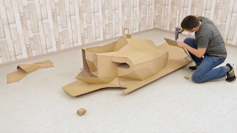 carro sendo projetado  por Cardboard