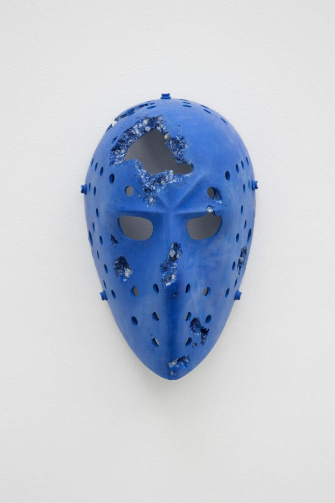 maskara da hora por Daniel Arsham