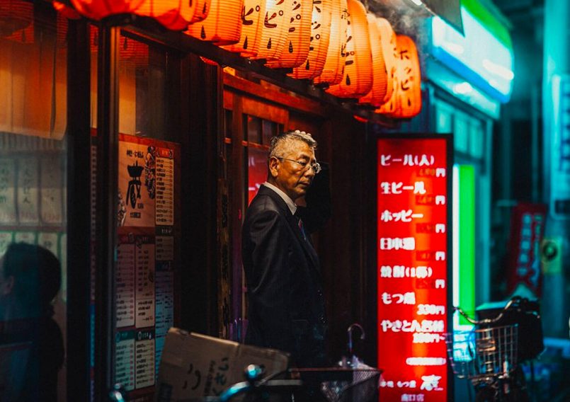conviver com as outras De olho na Ásia: Fotos Cinematográficas por Mutin Antoine que é um Fotógrafo baseado no coração pulsante de Seul.